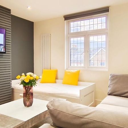 Апартаменти First Floor Flat 1 Northwood Лондон Екстер'єр фото