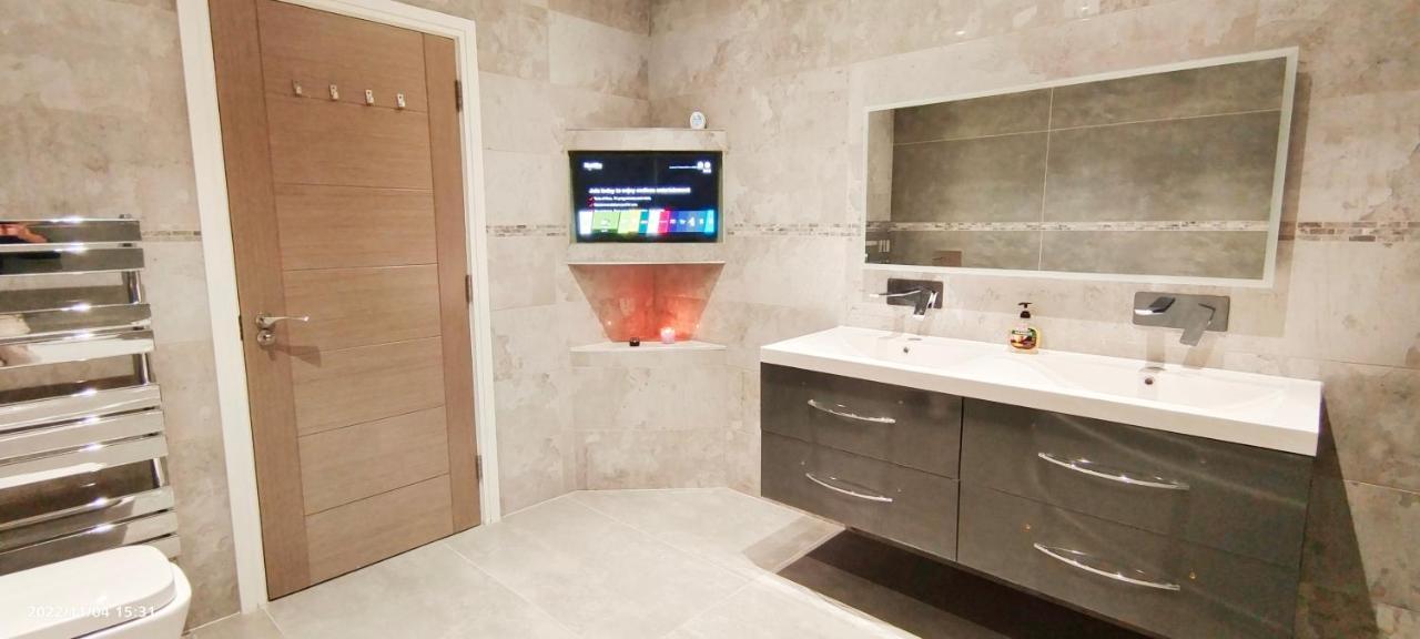 Апартаменти First Floor Flat 1 Northwood Лондон Екстер'єр фото