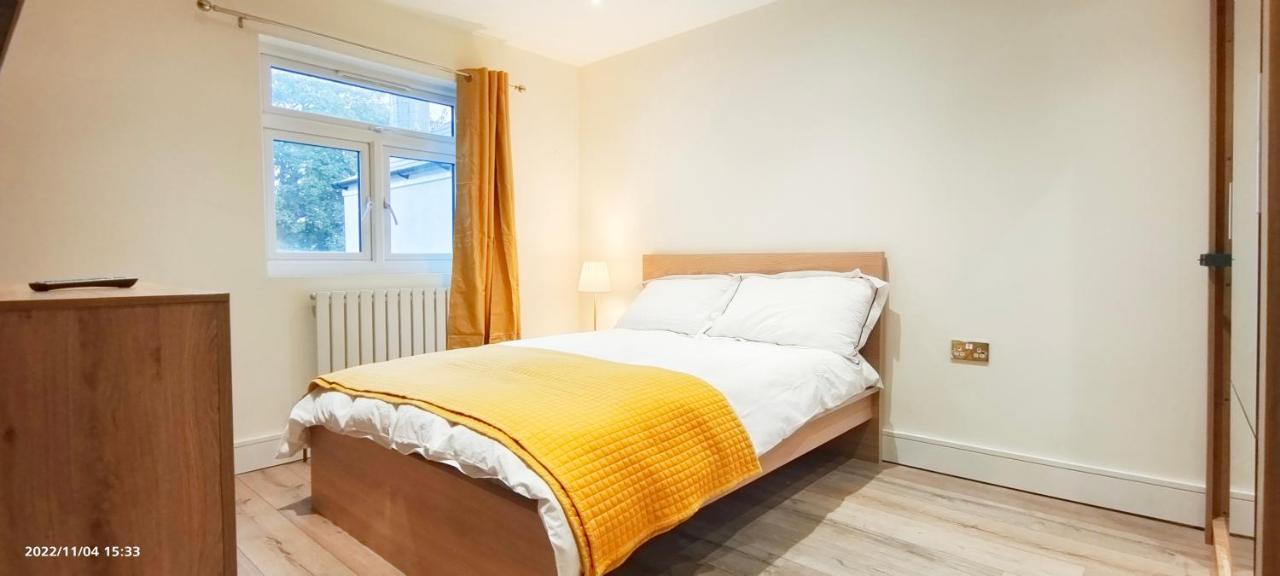Апартаменти First Floor Flat 1 Northwood Лондон Екстер'єр фото