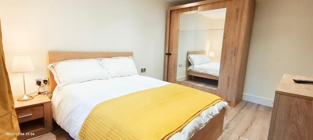Апартаменти First Floor Flat 1 Northwood Лондон Екстер'єр фото