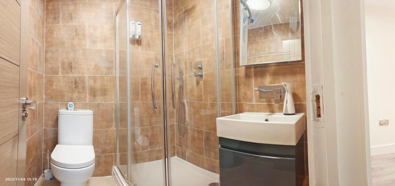 Апартаменти First Floor Flat 1 Northwood Лондон Екстер'єр фото
